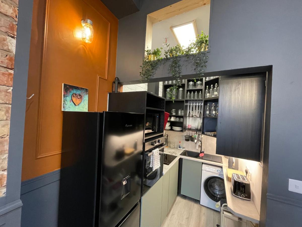 Adeamstays Provides Beautiful Centrally Located 1 And 2 Bed Apartments On Liverpools Boulevard Exterior photo