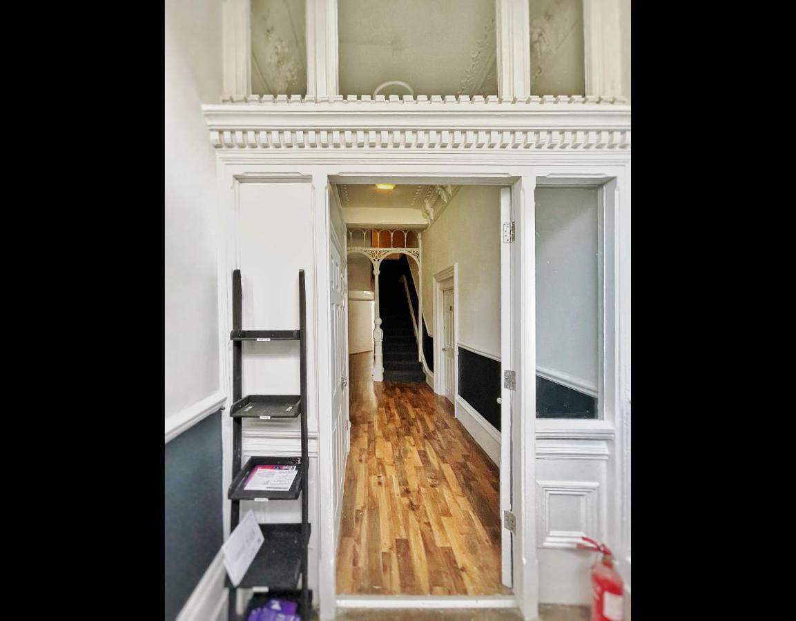 Adeamstays Provides Beautiful Centrally Located 1 And 2 Bed Apartments On Liverpools Boulevard Exterior photo