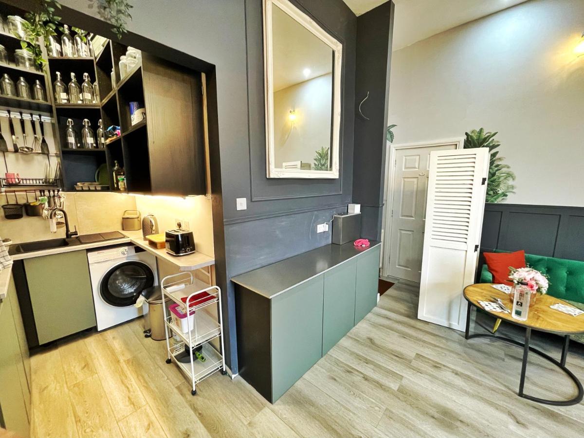 Adeamstays Provides Beautiful Centrally Located 1 And 2 Bed Apartments On Liverpools Boulevard Exterior photo