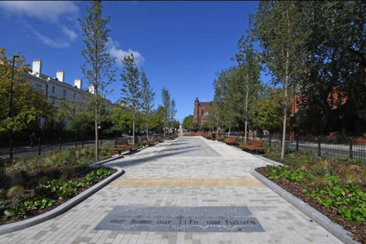 Adeamstays Provides Beautiful Centrally Located 1 And 2 Bed Apartments On Liverpools Boulevard Exterior photo