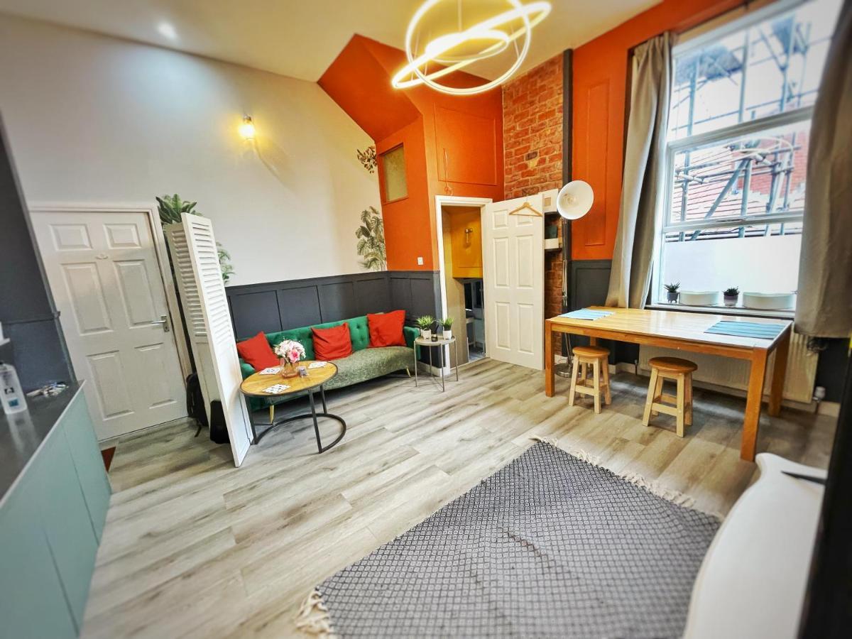 Adeamstays Provides Beautiful Centrally Located 1 And 2 Bed Apartments On Liverpools Boulevard Exterior photo