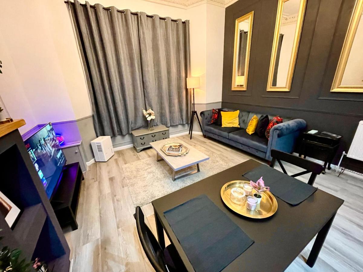 Adeamstays Provides Beautiful Centrally Located 1 And 2 Bed Apartments On Liverpools Boulevard Exterior photo