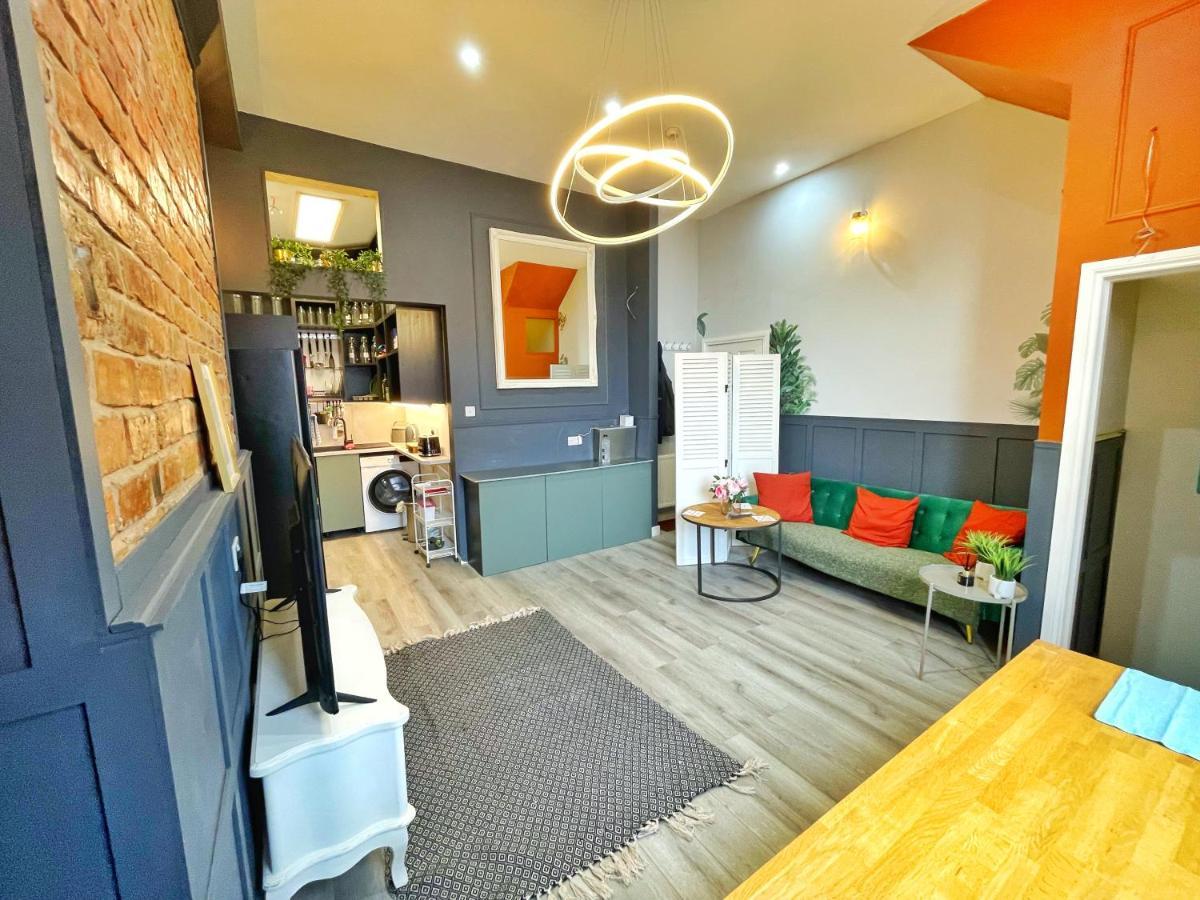 Adeamstays Provides Beautiful Centrally Located 1 And 2 Bed Apartments On Liverpools Boulevard Exterior photo