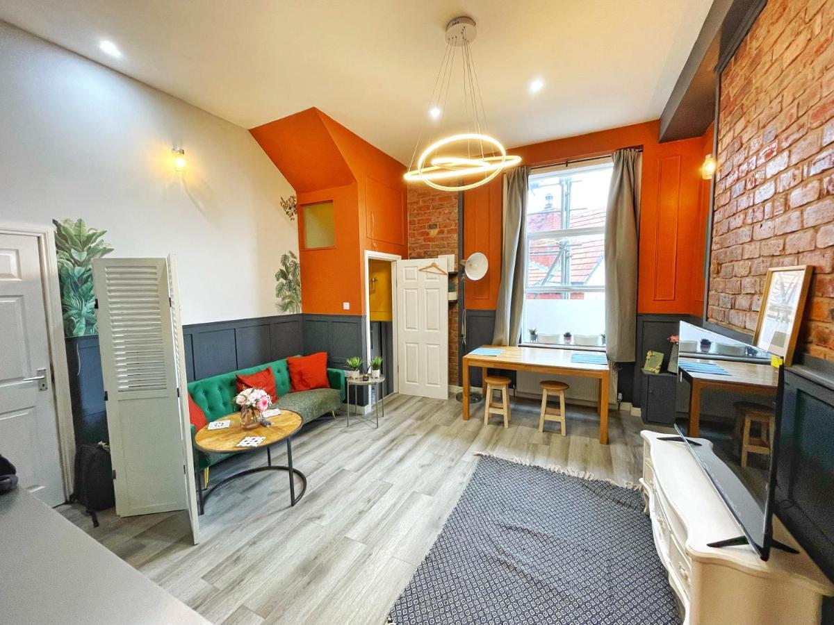 Adeamstays Provides Beautiful Centrally Located 1 And 2 Bed Apartments On Liverpools Boulevard Exterior photo