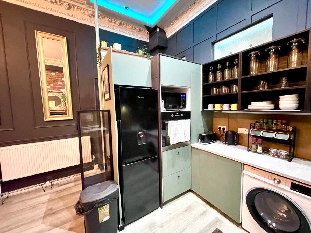 Adeamstays Provides Beautiful Centrally Located 1 And 2 Bed Apartments On Liverpools Boulevard Exterior photo