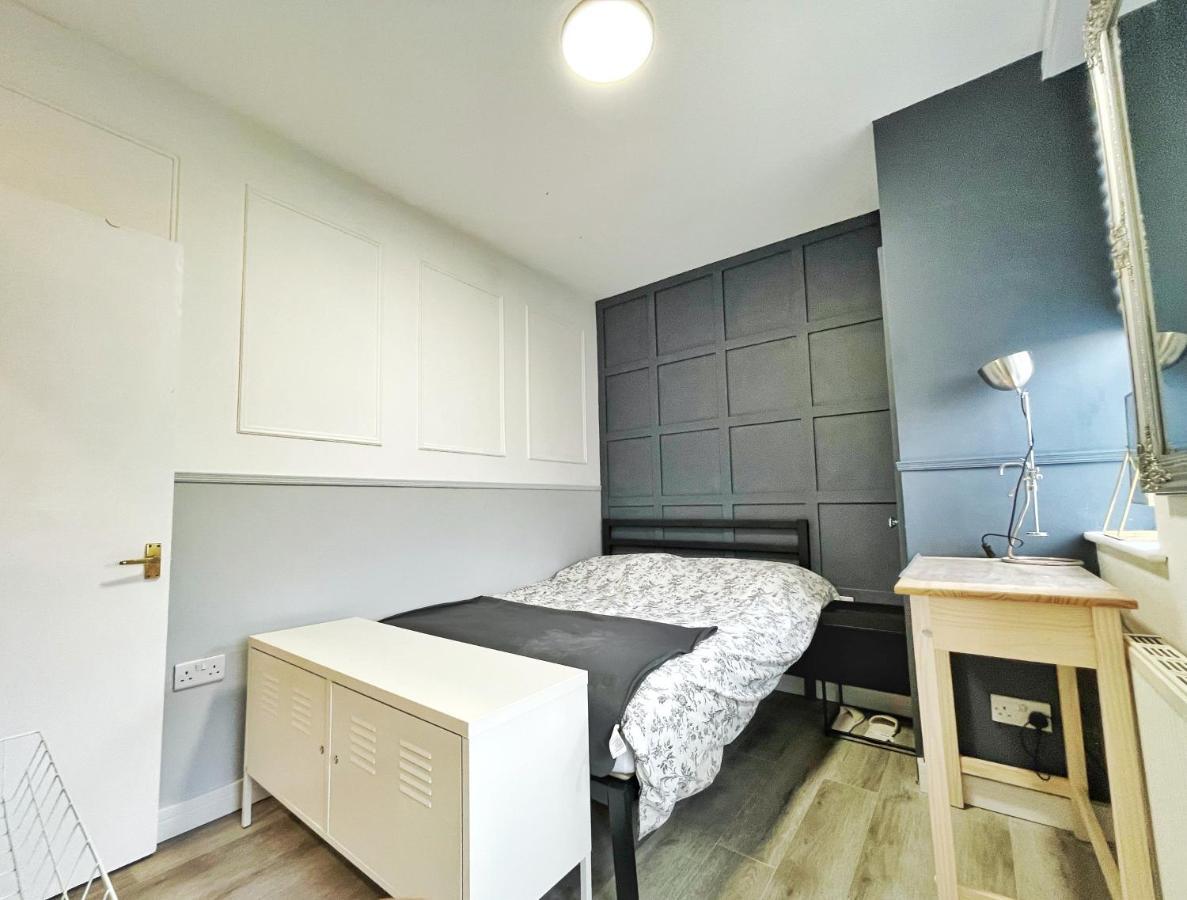 Adeamstays Provides Beautiful Centrally Located 1 And 2 Bed Apartments On Liverpools Boulevard Exterior photo