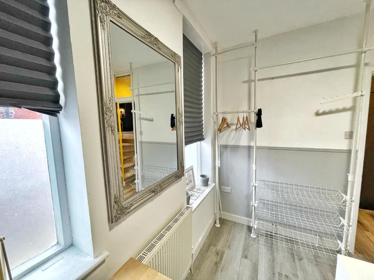Adeamstays Provides Beautiful Centrally Located 1 And 2 Bed Apartments On Liverpools Boulevard Exterior photo