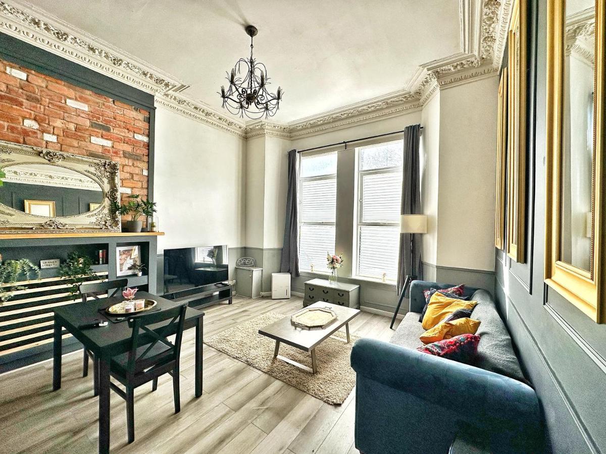 Adeamstays Provides Beautiful Centrally Located 1 And 2 Bed Apartments On Liverpools Boulevard Exterior photo