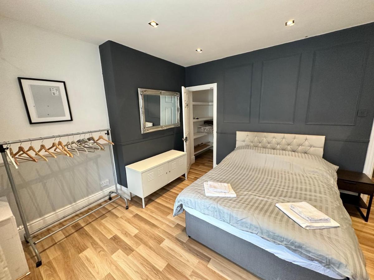 Adeamstays Provides Beautiful Centrally Located 1 And 2 Bed Apartments On Liverpools Boulevard Exterior photo