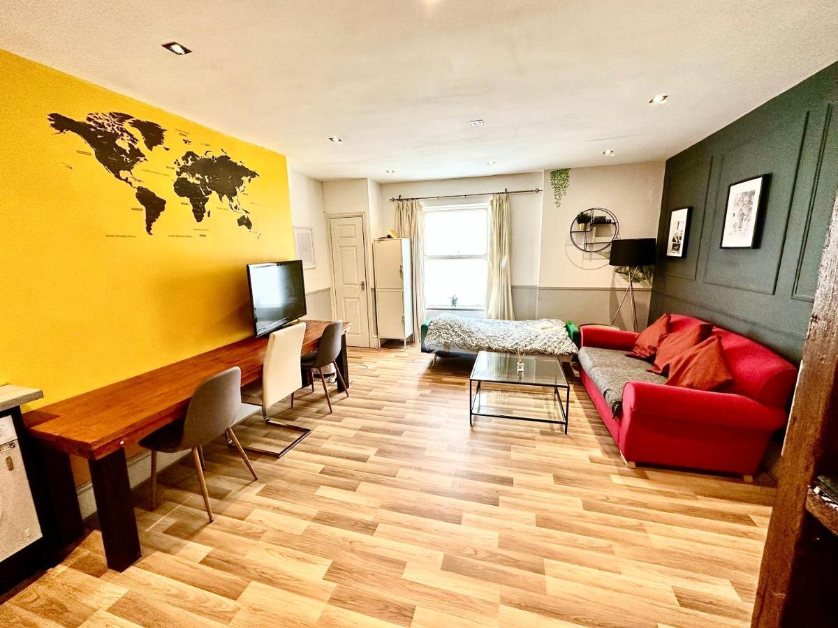 Adeamstays Provides Beautiful Centrally Located 1 And 2 Bed Apartments On Liverpools Boulevard Exterior photo