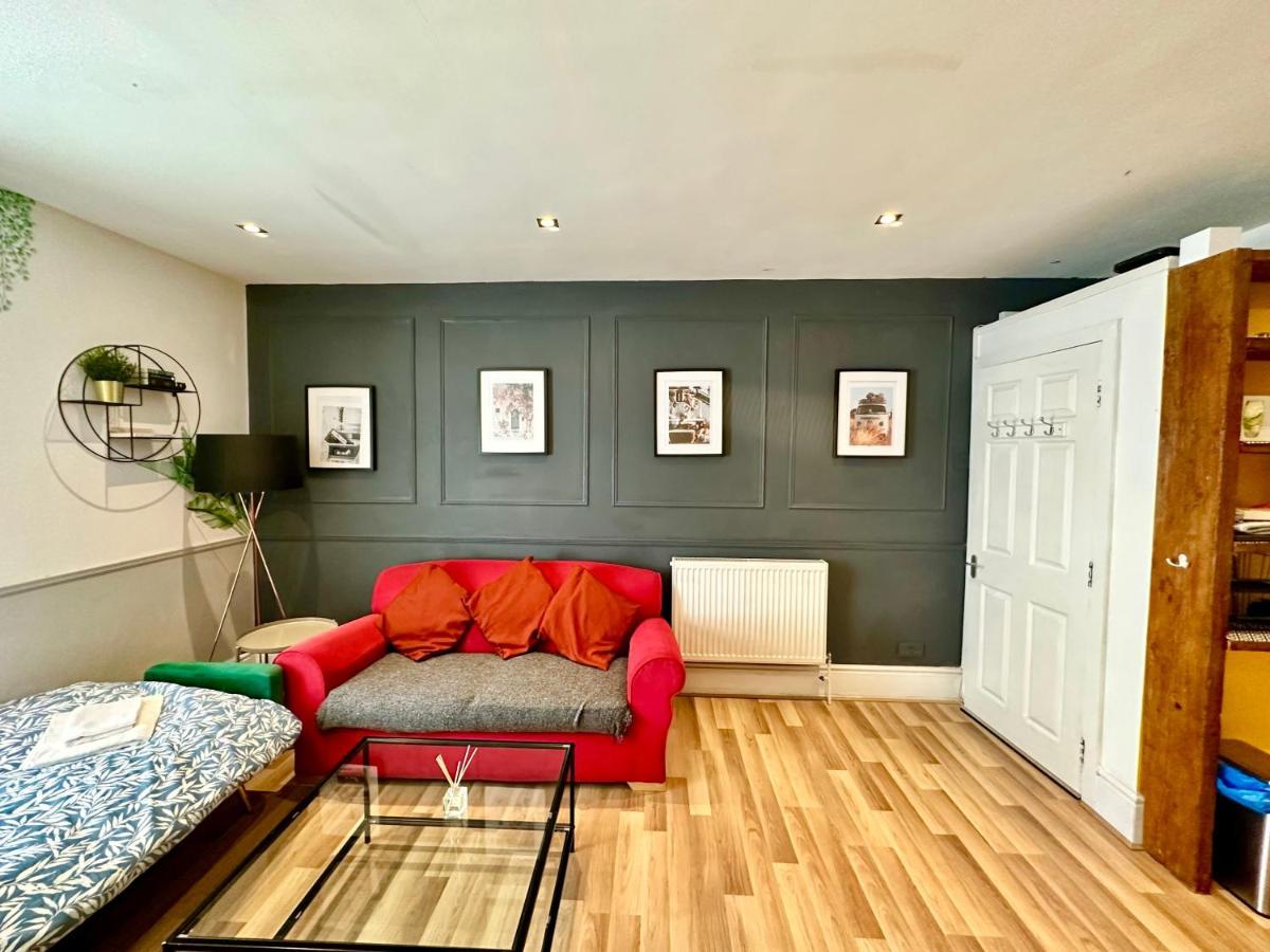 Adeamstays Provides Beautiful Centrally Located 1 And 2 Bed Apartments On Liverpools Boulevard Exterior photo